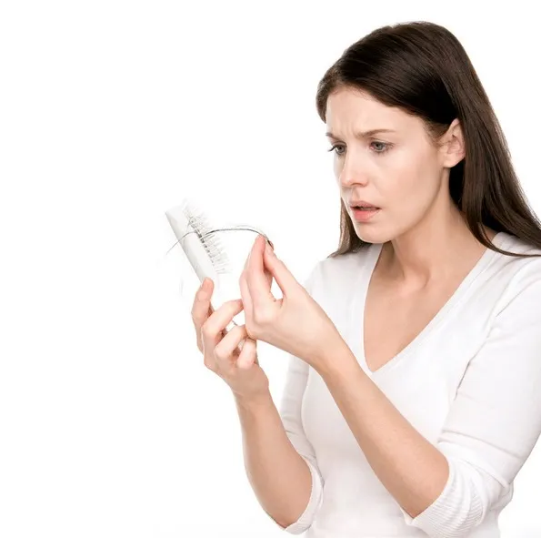 
                                                                                            Saç Dökülmesi Neden Olur?
                                            